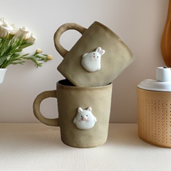 女の子向けの不規則な日本のレトロなコーヒーカップ、見栄えの良いウォーターカップ、家庭用セラミックマグ、大容量