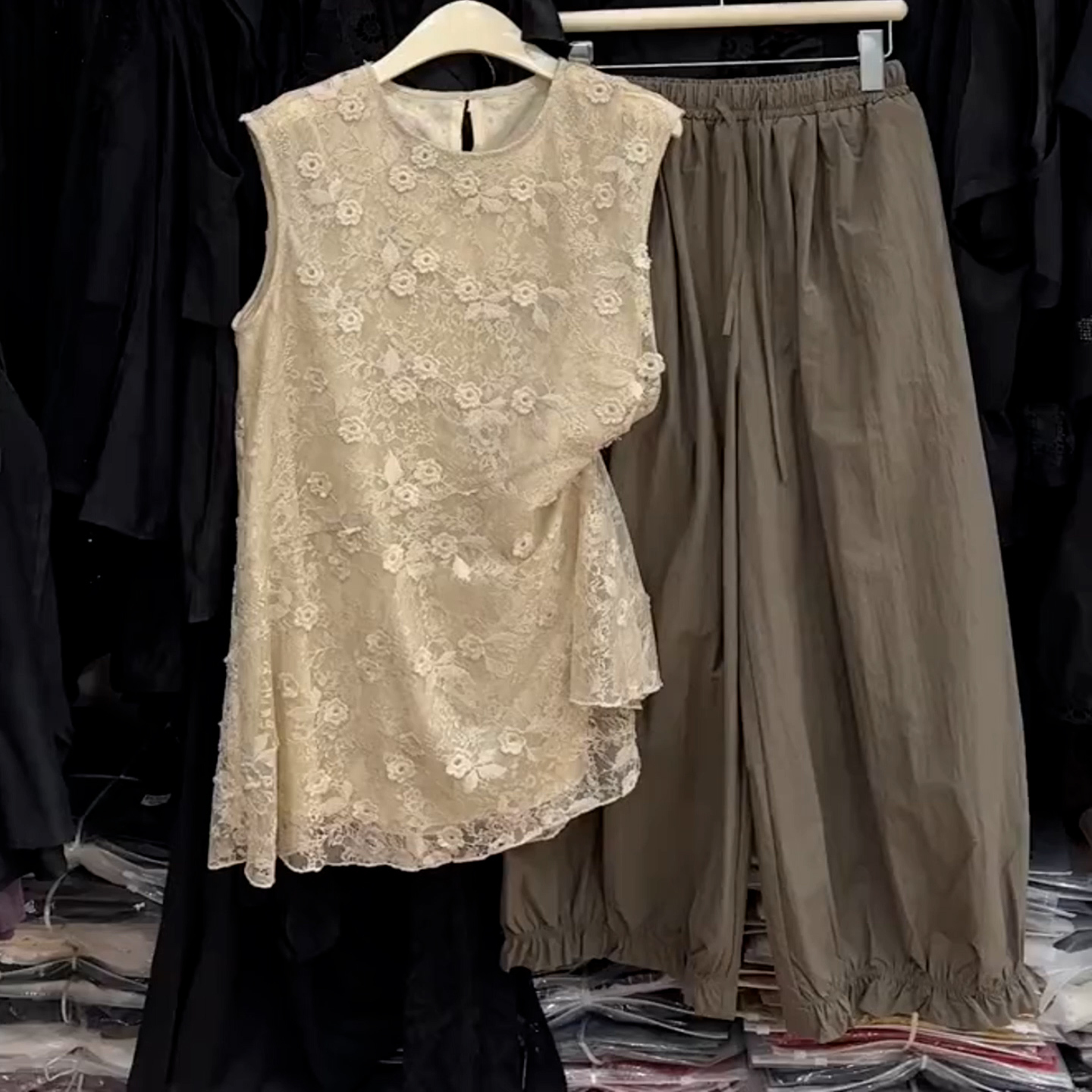 Crocheted Lace Cotton and Linen Vest, Fashionable and Versatile, Round Neck Shirt, Sleeveless, Versatile, Loose and Slim Top