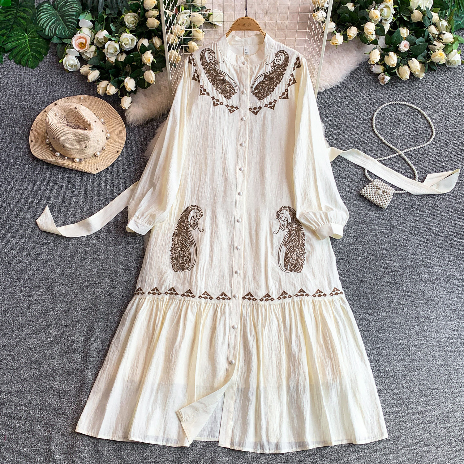 Women's French Retro Embroidered Dress Stand up Collar Waist Slimming Knee Length Elegant for Commuting Summer 2026_ecoleips.com