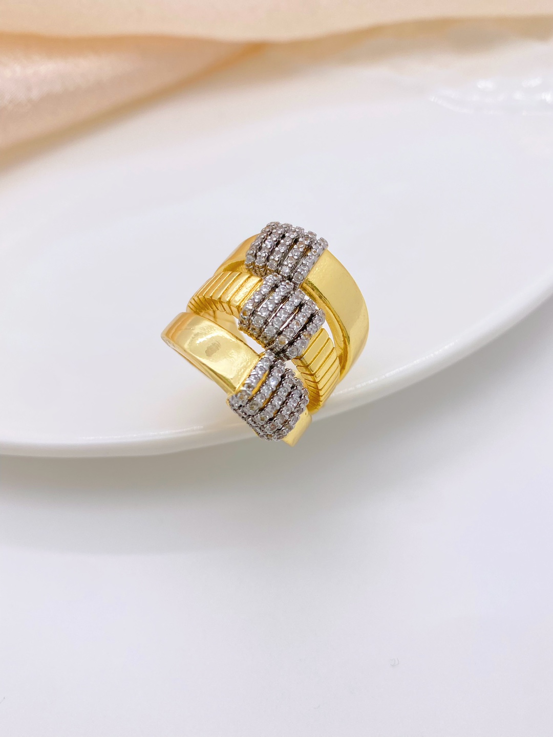 Wholesale Jewelry Exaggerated Geometric Copper Zircon 18K Gold Plated Mixed Metal Plating Inlay Open Rings display picture 5
