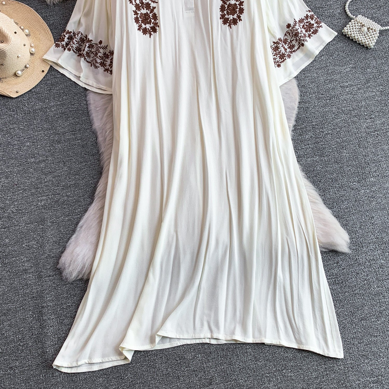 Women's Ethnic Style Retro Flared Sleeve Dress Summer Embroidered Single Breasted Round Neck Loose Long Dress_ecoleips.com