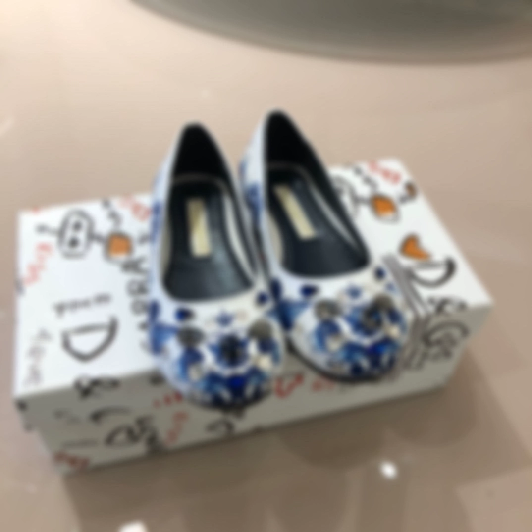 Детская обувь для девочек 2023 весна-лето милые элегантные туфли принцессы показать лакированную кожу с круглым носком и стразами