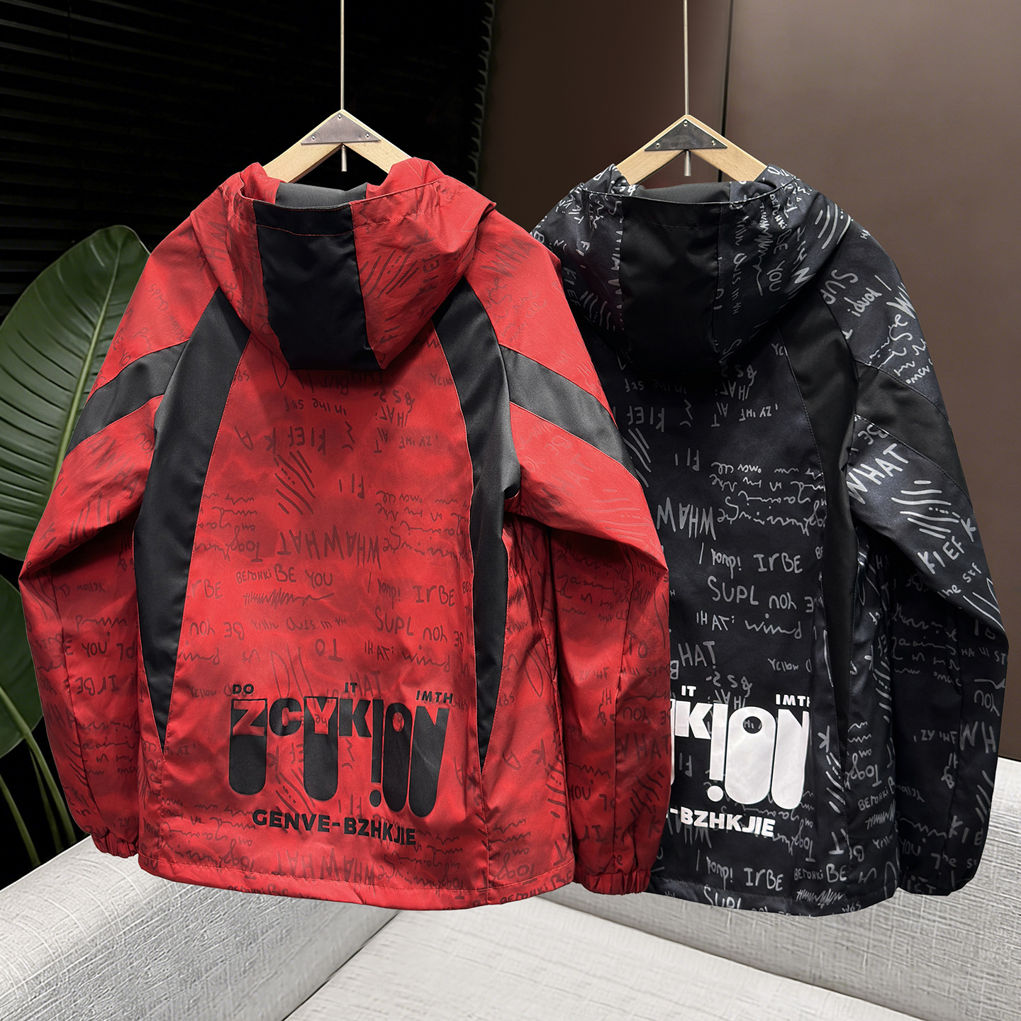 Trendige Herren-Kapuzenjacke, schwarz/grau, Polyester, lange Ärmel, kältebeständig, modisches Oberteil im europäischen Stil für den Herbst_voghion.com