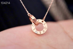 18KT square texture double ring LOVE necklace ring interlocking symbolizes the declaration of LOVE and LOVE endless