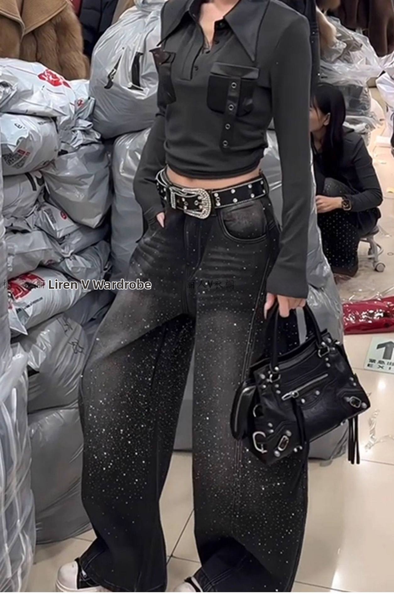 Jeans donna gamba larga con strass a stelle taglio loose_voghion.com
