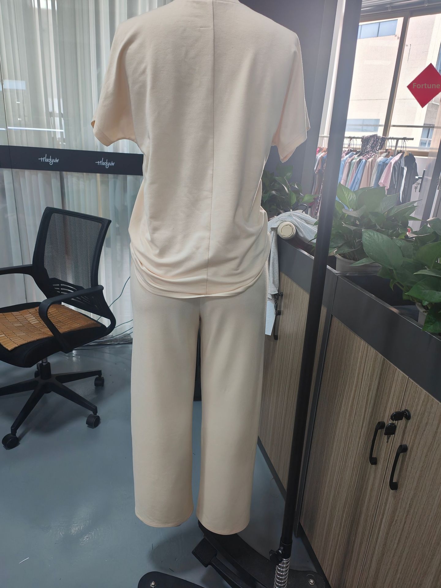 Damen Kleider Set Mit Kurzarm Oberteil Und Weiter Stoffhose_voghion.com