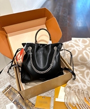 �¿�2025�H��Vibeϵ���p���carry����ʿ�ݳ�Ʒƽ��Ů��