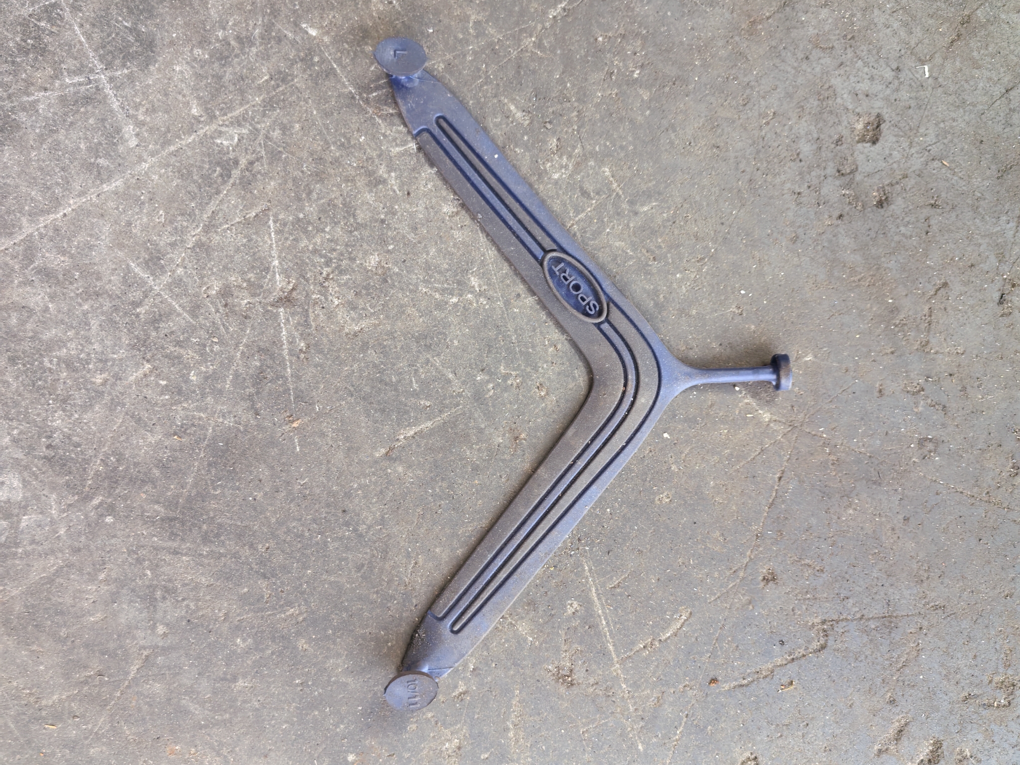 专业提供PVC人字带以及各种挂钩配件