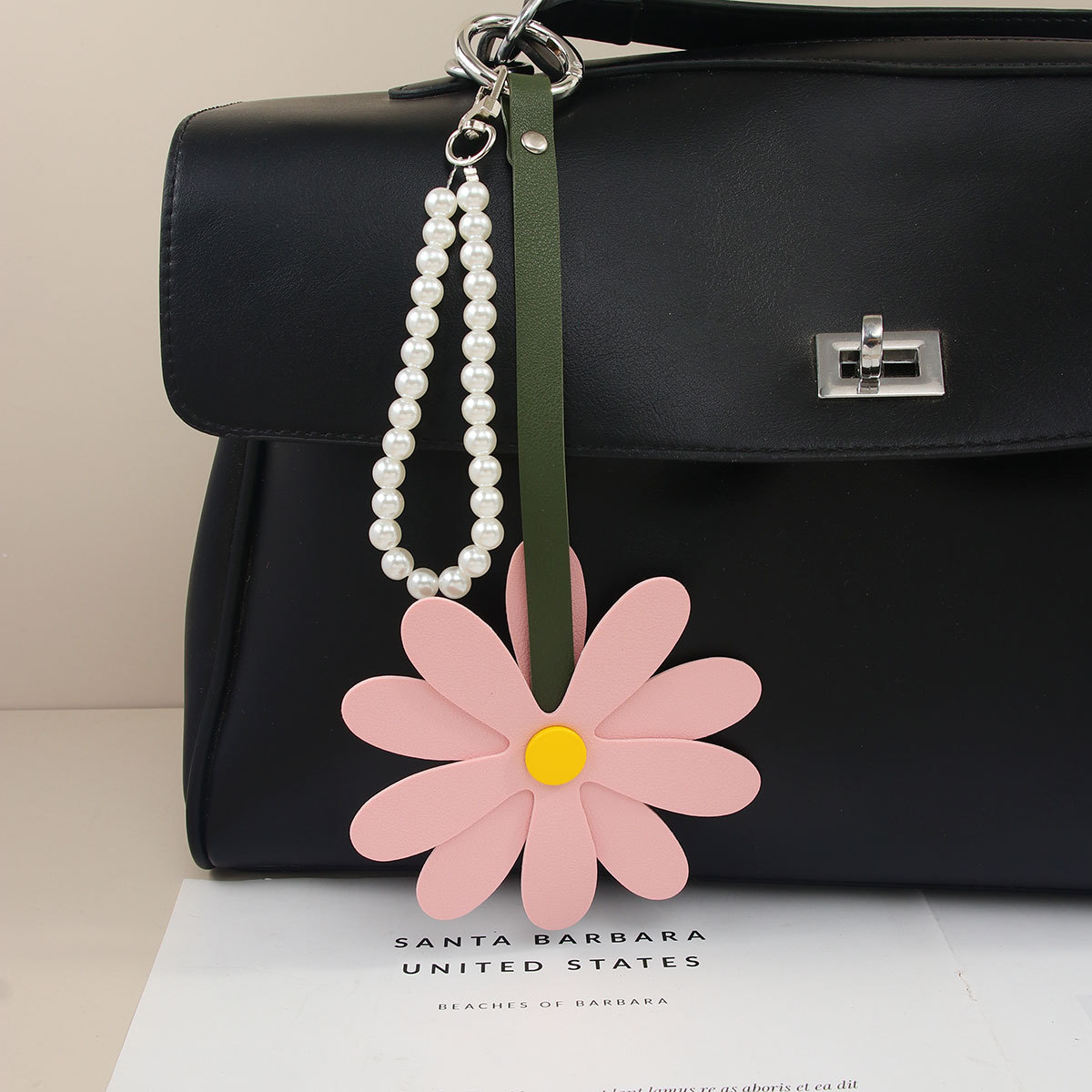 PU Small Daisy Pearl Chain Pendant Keychain Ins Style Flower Bag Accessory All Match_voghion.com