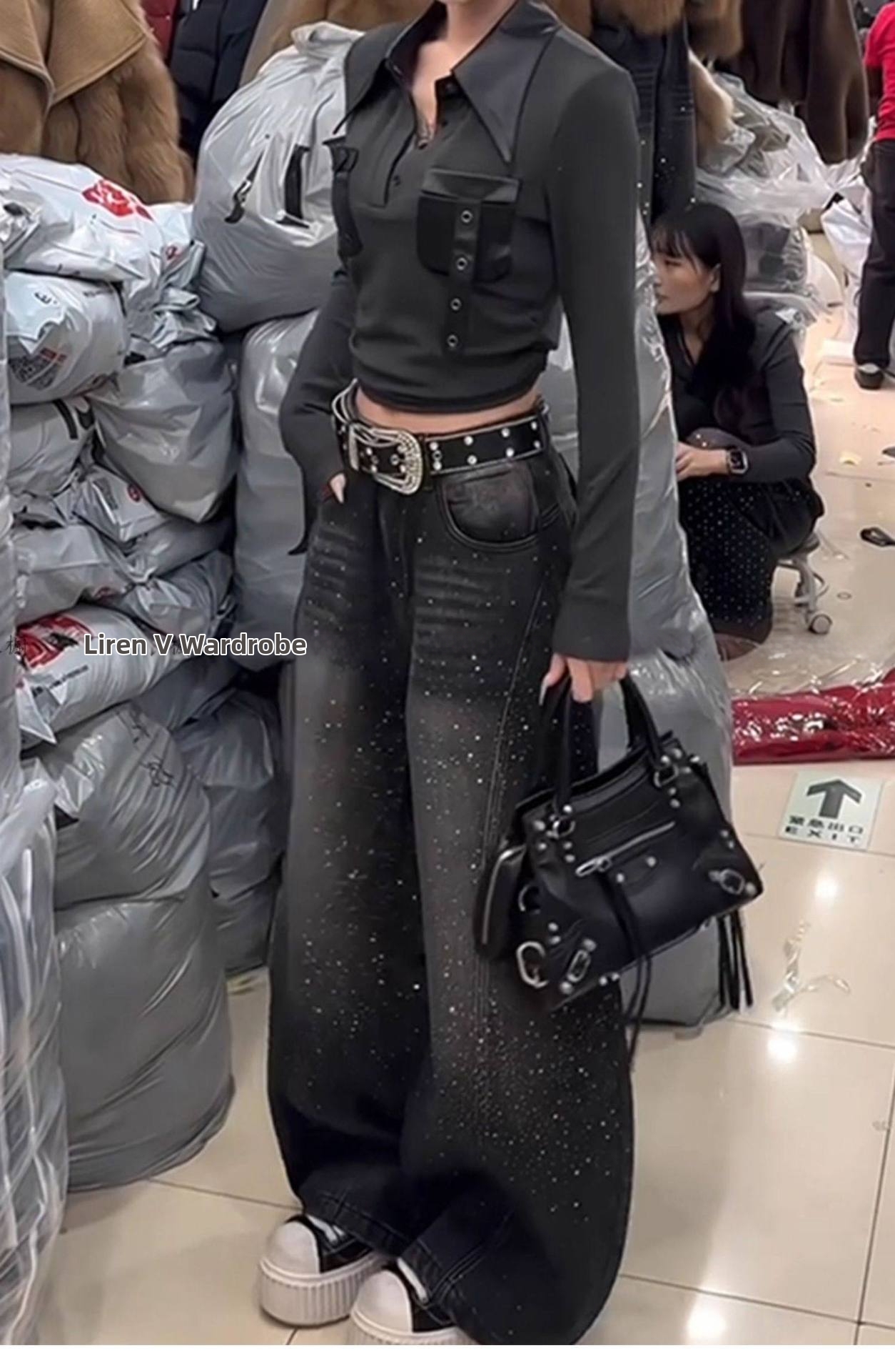 Jeans donna gamba larga con strass a stelle taglio loose_voghion.com