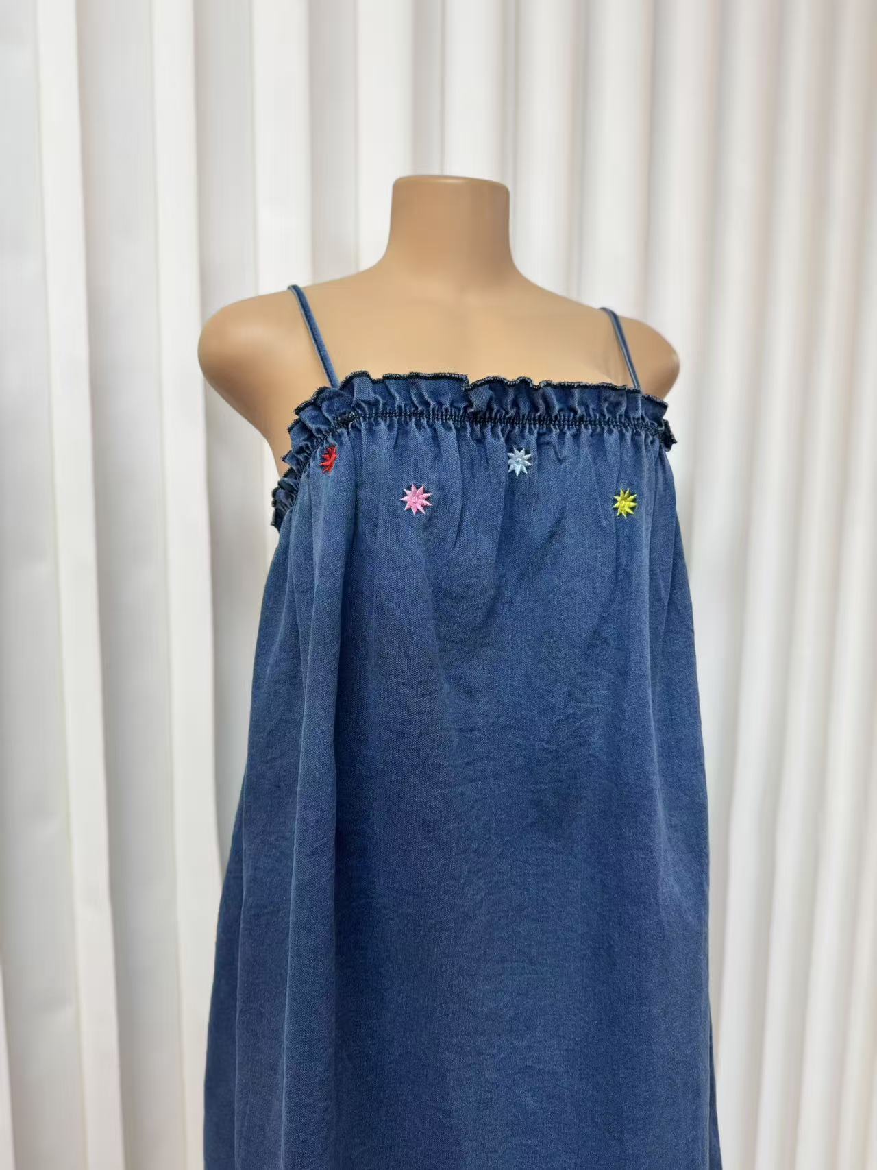 Women's Clothing Fresh Floral Embroidery Denim Suspender Dress Loose A-Line Skirt_ecoleips.com