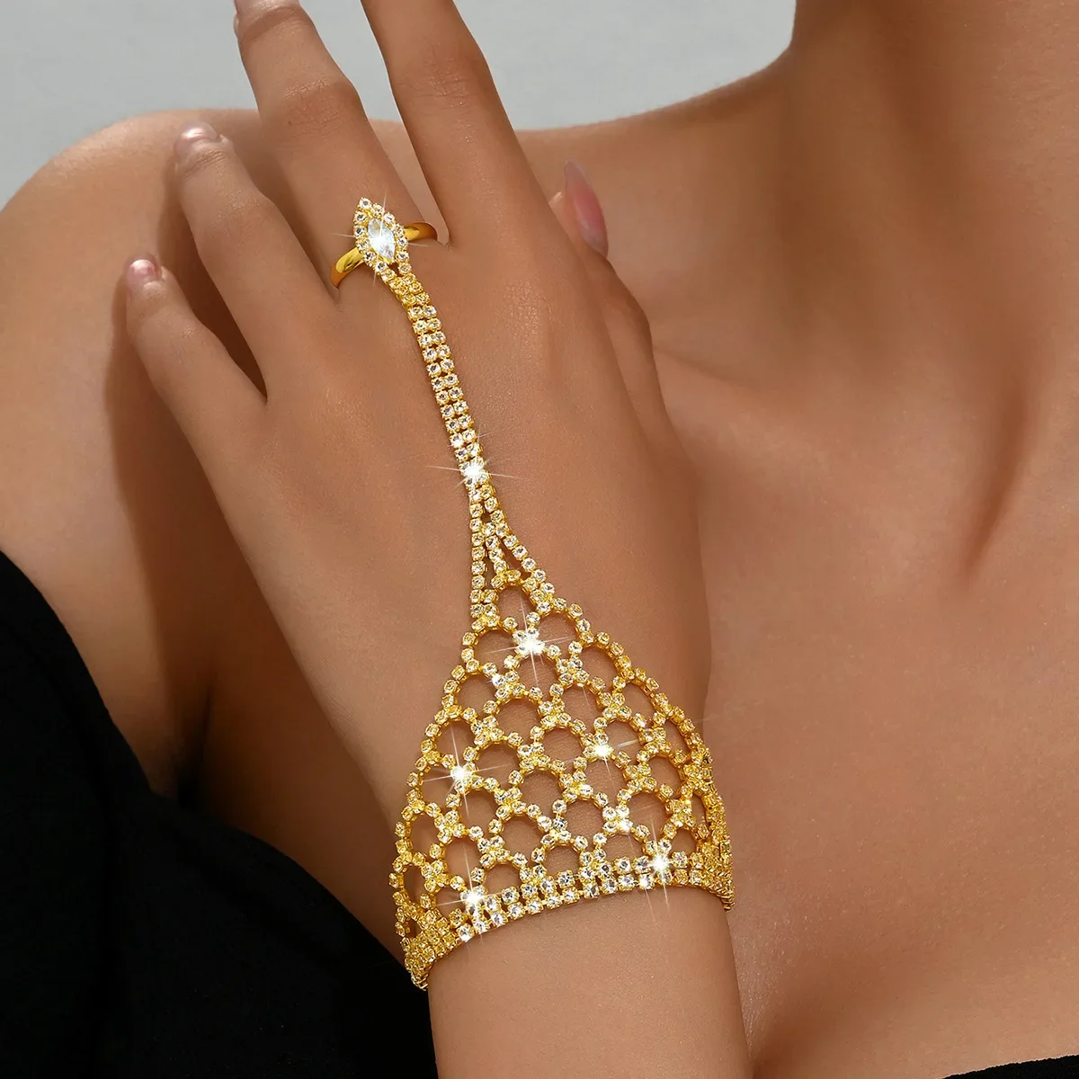 Fashionable trend accessory, European style, diamond encrusted