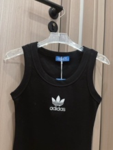 �̿�¶�米���˶�ʱ�п��⴩Ī������Բ�챳��