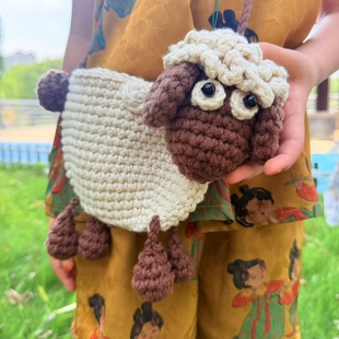Fashionable and Creative Kidsren's Bags, Handmade Woolen Knitted Shaun the Sheep Boys and Girls Shoulder Crossbody Bags, Family Bags