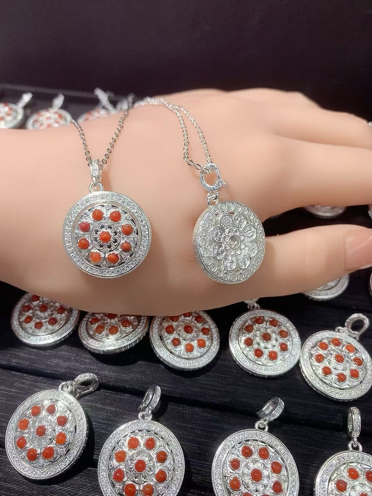 Wholesale new style Southern Red Agate inlaid pendant, Chinese style, rotatable, retro, artistic, traditional Chinese style, eight treasures compass necklace