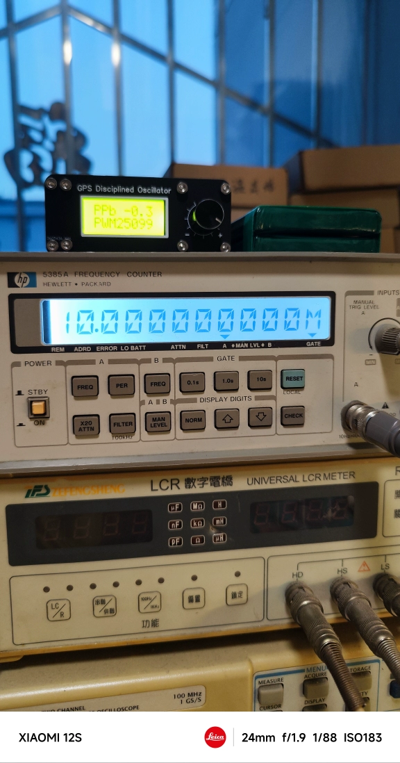 GPSDO GPS укрощение часы 10МГц опорный источник частоты Рубидиевые часы атомные часы термометрический источник сигнала
