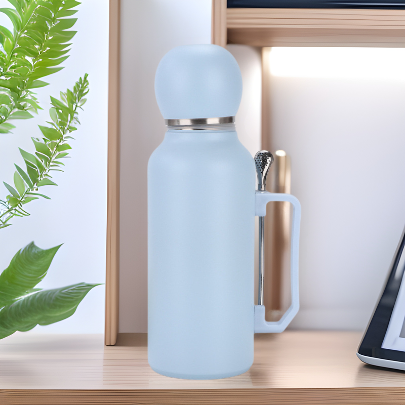 Cross-border creative large-capacity Madai cup double-layer vacuum thermos pot with handle 304 stainless steel football cup with spoon