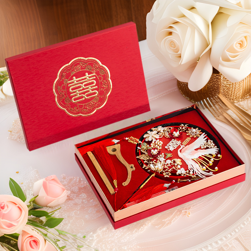 结婚伴手礼礼盒新娘团扇中式喜扇嵌入式秀禾伴娘婚扇包装红色