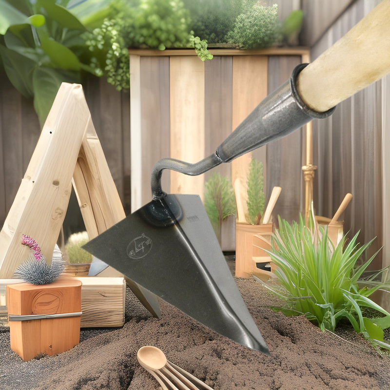 Triangle hoe Ridge digging soil reclamation fertilization tool Eagle mouth hoe pulling hoe hoe pointed ditching shovel ditching hoe
