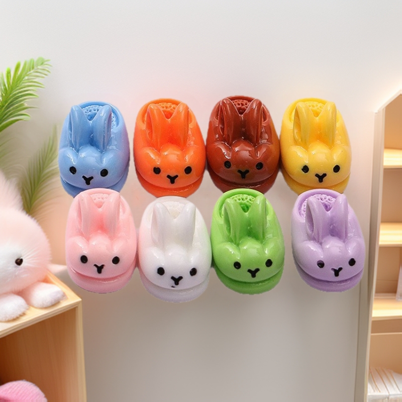 新款卡通兔子拖鞋微缩小摆件娃娃屋创意装饰diy奶油胶树脂小配件