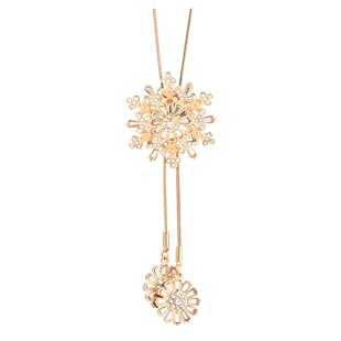 Factory direct autumn and winter rotating snowflake sweater chain brooch fashion temperament clothes corsage accessories snowflake long necklace