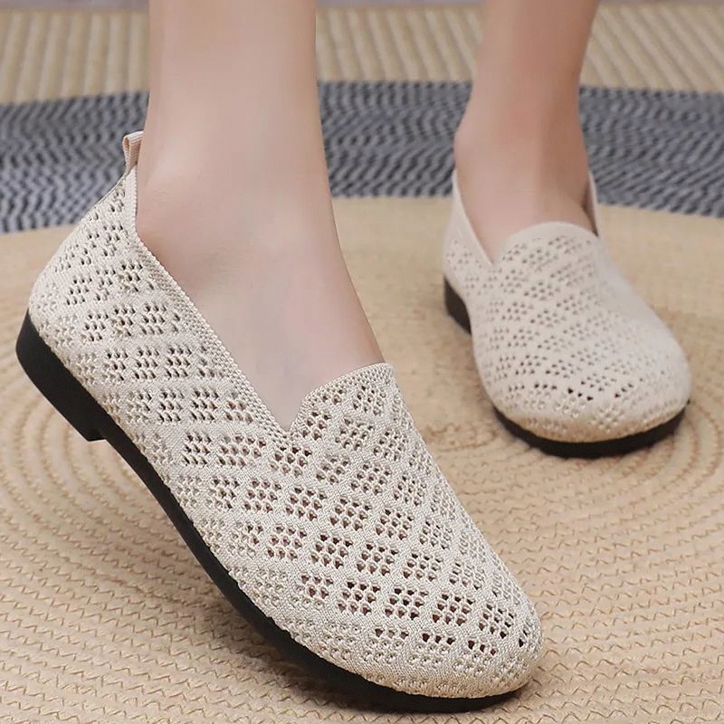 Summer Breathable Fabric Shoes with Hollow Design, Old Beijing Style Soft Sole Mesh Fashion Soft Surface Mesh Women's Shoes, Sandals, Mom Shoes, Versatile