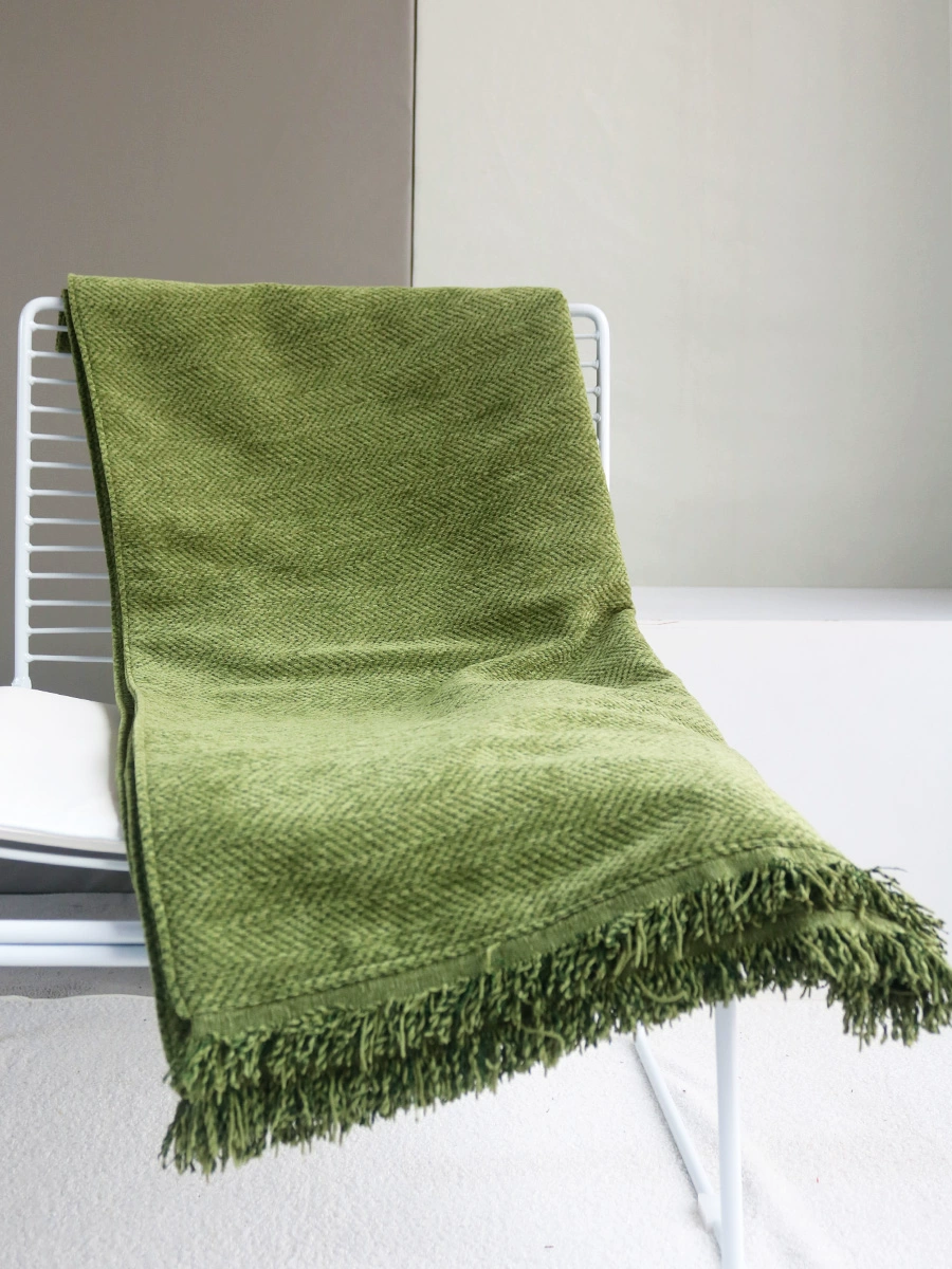 Solid color tassel bed tail towel olive green model room bed tail blanket photo decoration blanket sofa blanket green