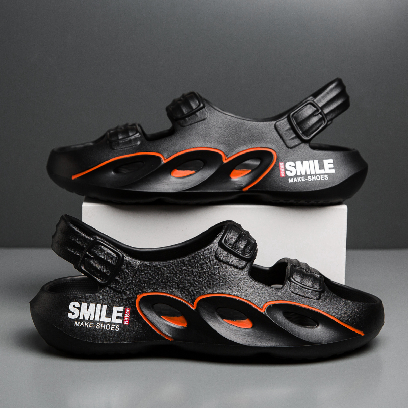 Summer Men's Sandals 2025 New Model Men's Creek Wading Beach Shoes Sports Non-Slip Wear-Resistant Outdoor Slippers with Holes