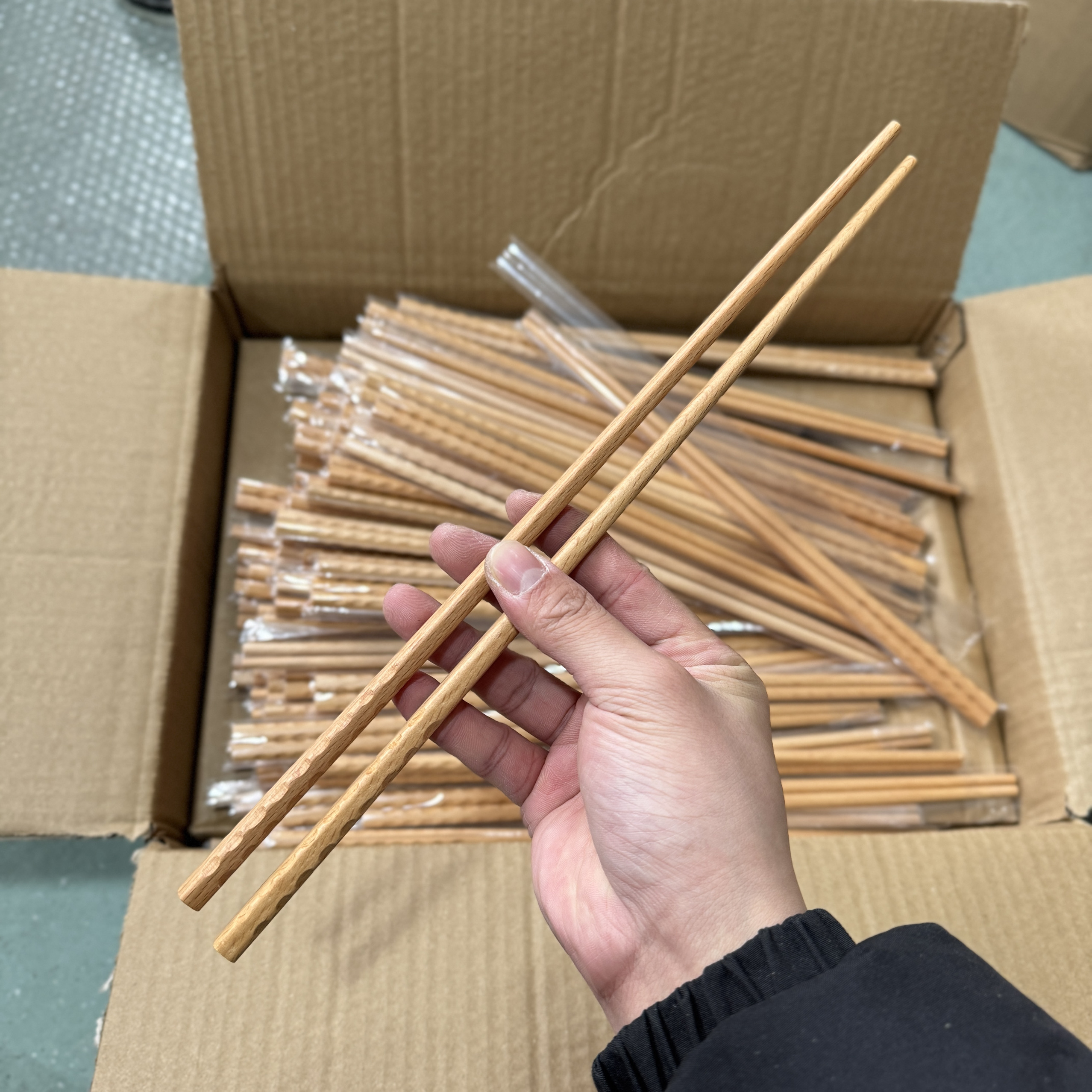 32.5cm Extra-Long Frying Chopsticks, High-Temperature Resistant Wooden Chopsticks, Wax-Free and Paint-Free, Suitable for Hot Pot and Fried Dough Sticks