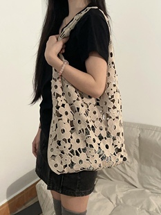 �n��������������Ů�U�ջ��䲼�����WԺ�L���e�����μ�Ҹ�°�