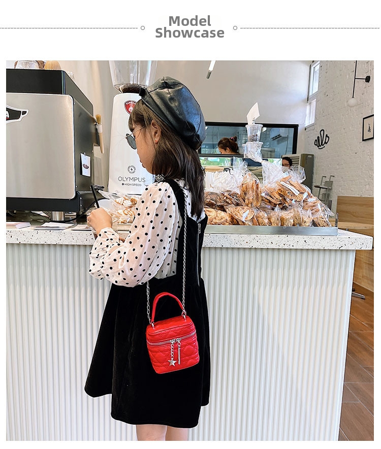 Bolsa transversal infantil com bordado de diamante_voghion.com