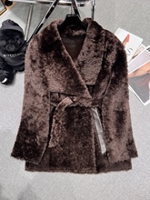 2025秋冬新款高级感拉贡羊皮毛领皮草腰带修身中长款大衣外套女