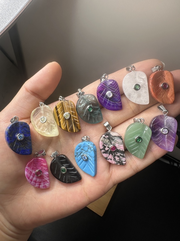 Wt-P2025 Natural Water Drop Shape Gemstone Colorful Zircon Inlaid Tiger Eye Stone Powder Crystal Stone Pendant Accessories Wt-P2025 Natural Water Drop Shape Gemstone Colorful Zircon Inlaid Tiger Eye Stone Powder Crystal Stone Pendant Accessories