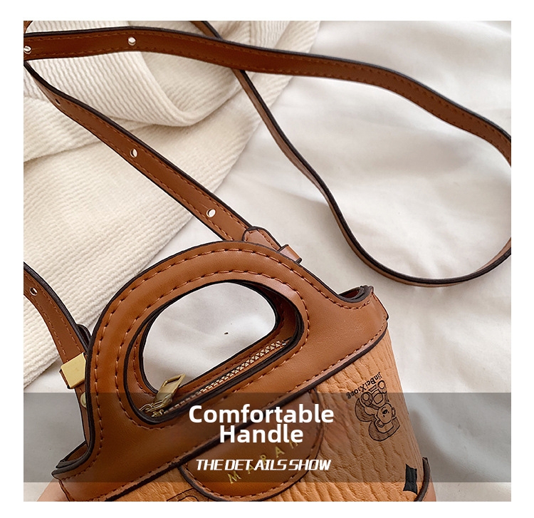 Nuova borsa a mano da donna con stampa orso, borsa a tracolla in stile coreano, accessorio alla moda per rossetto_voghion.com