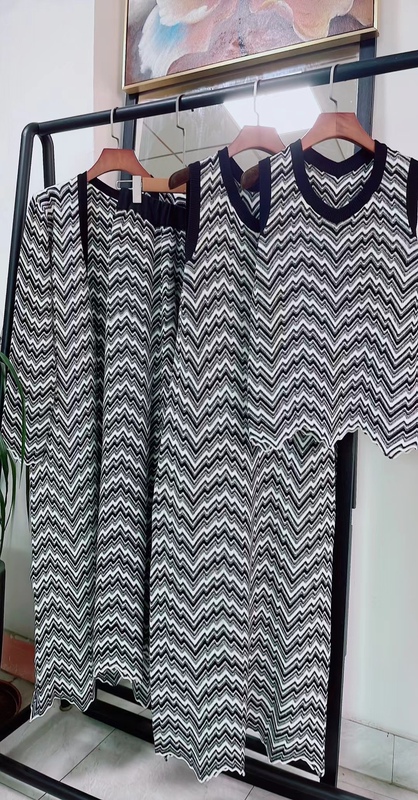 25 New Long-Sleeved Ready-Made Dresses Large Backless Square Neck Wavy Stripesd Fishtail Prom Evening Dress-Mg290 25 New Long-Sleeved Ready-Made Dresses Large Backless Square Neck Wavy Stripesd Fishtail Prom Evening Dress-Mg290