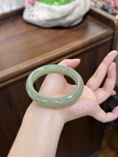 Jinyutang Xinjiang Hetian Jade Qingshui Bracelet, the Jade Is Delicate and Moisturizing, the Ice Feels Full, the Color Is Good, and It Is Even Without Dirt