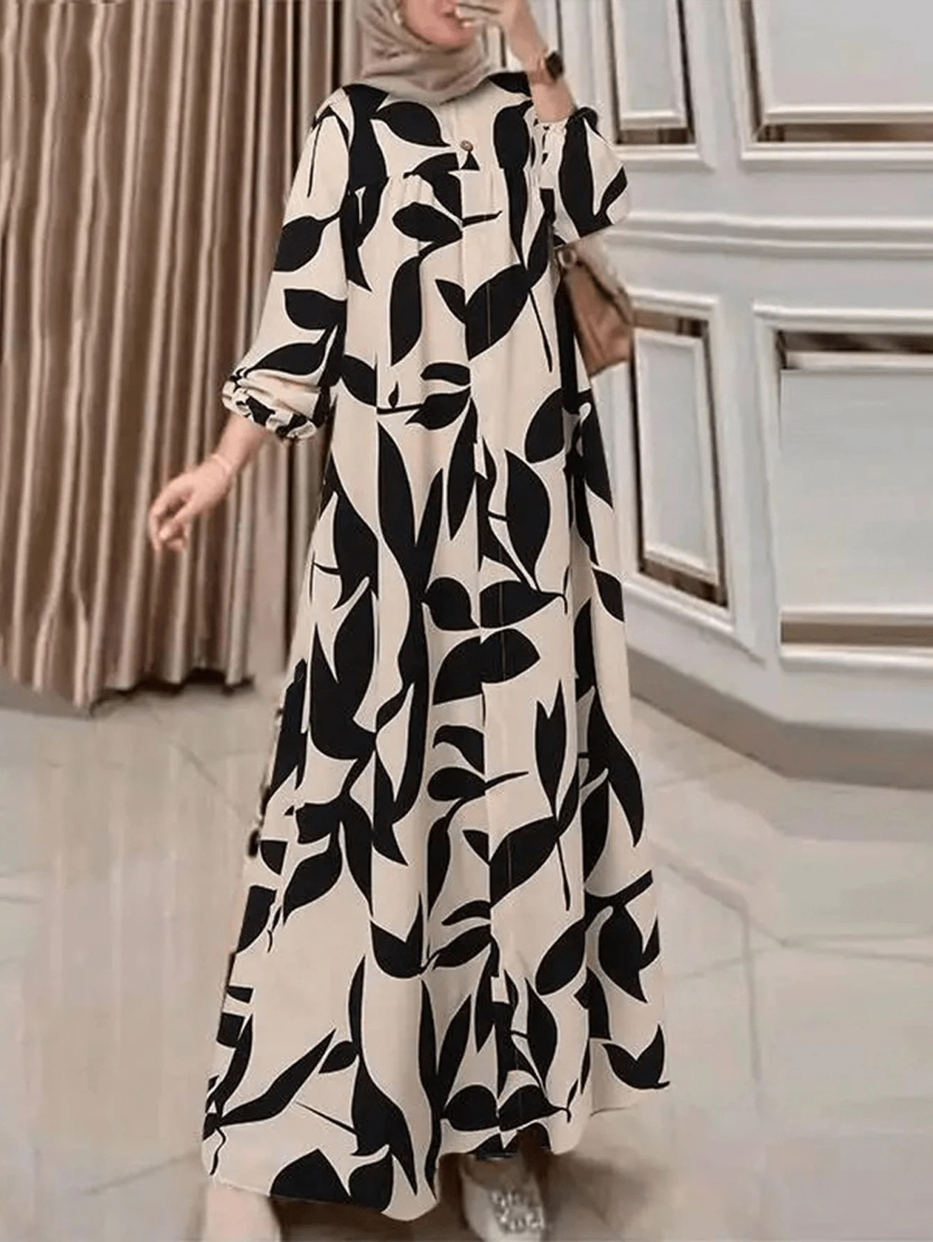 Muslim Women's Long Sleeve Floral Dress Black Modest Elegant Maxi Dress with Embroidery Detail_ecoleips.com