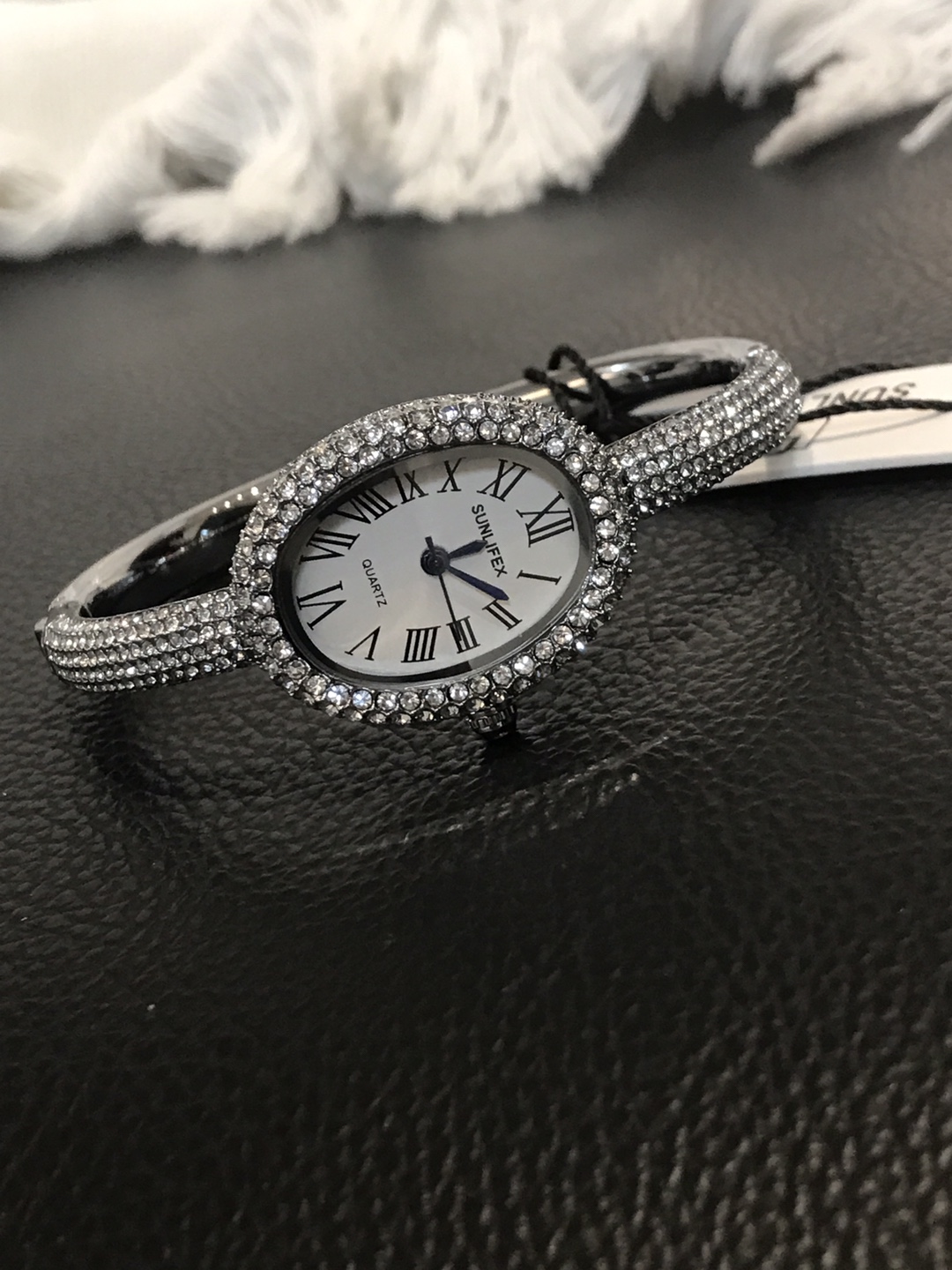 Fashion High-End Girls Cross-Border E-Commerce Supply Customized Bracelet Watch Manufacturer Wholesale Baby's Breath Light Luxury Quartz Watch