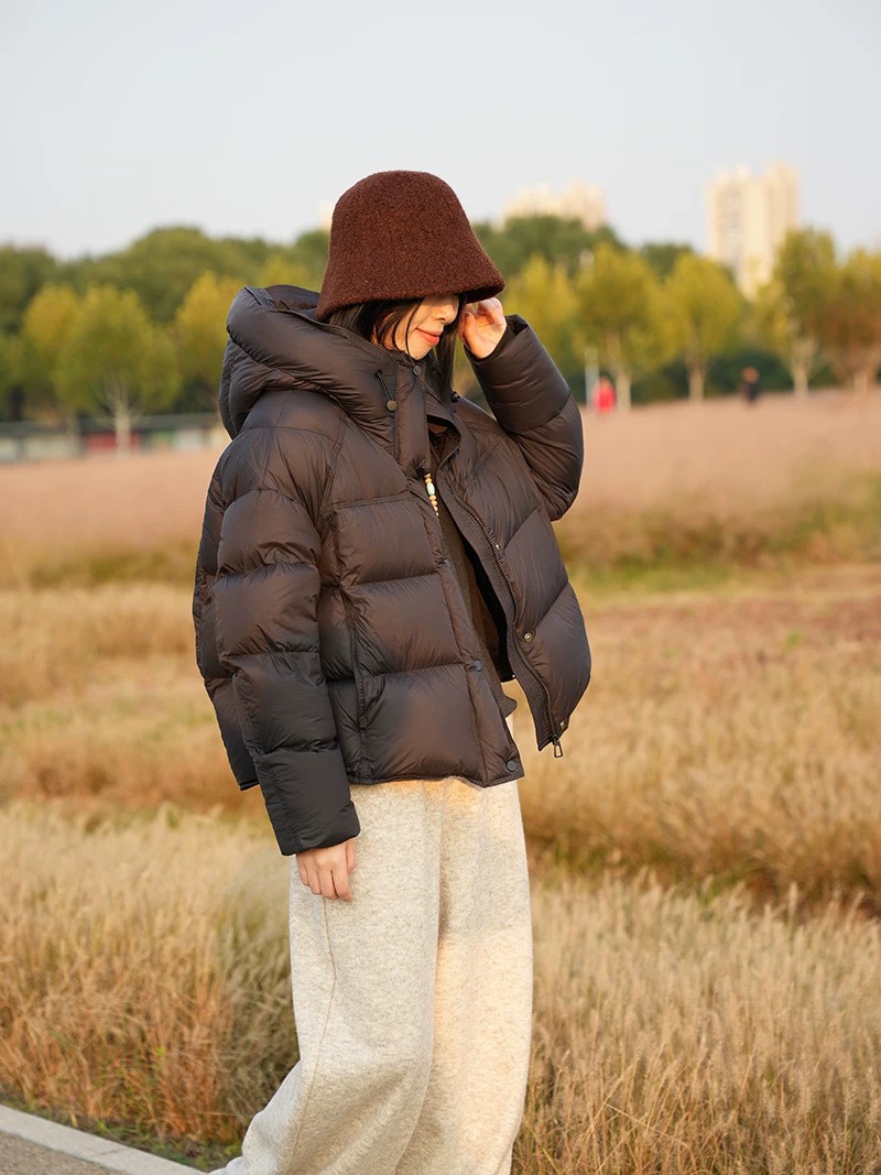 25 Autumn and Winter New Velvet Puff down Jacket Women's Thickeneded Warm Versatile Silhouette Fashion Jacket