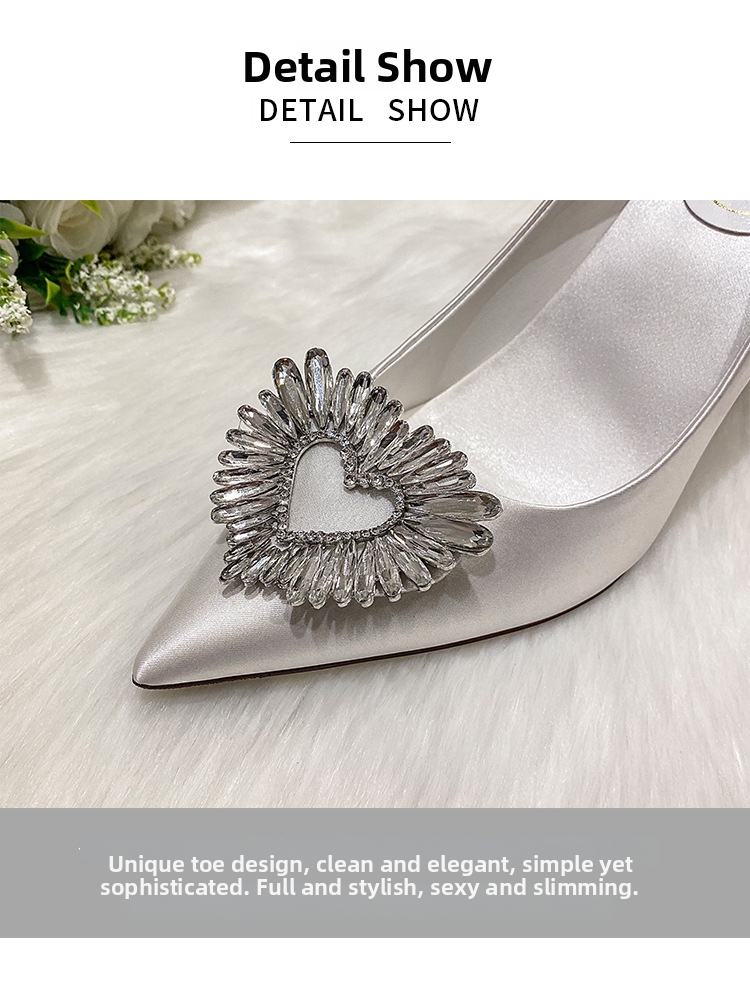 Champagnefärgade high heels med kristallspänne bröllopsskor_voghion.com