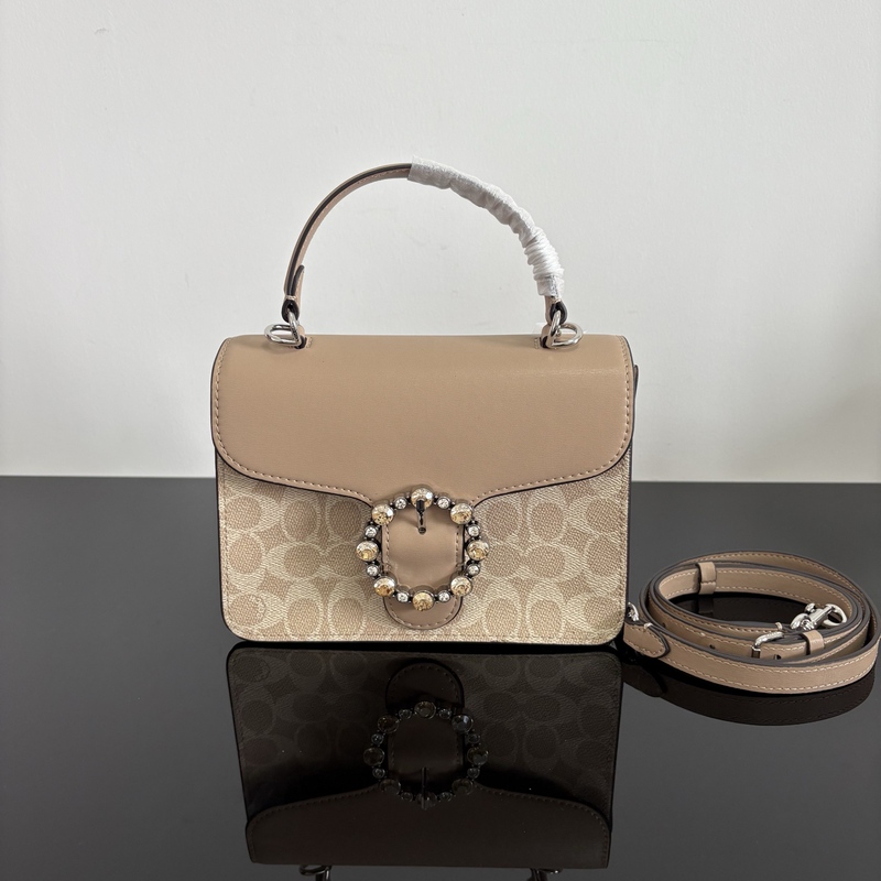 C brand's new Courtney20 crystal buckle square box bag with flip cover, classic pattern, versatile and stylish, crossbody and handbag for women C brand's new Courtney20 crystal buckle square box bag with flip cover, classic pattern, versatile and stylish, crossbody and handbag for women
