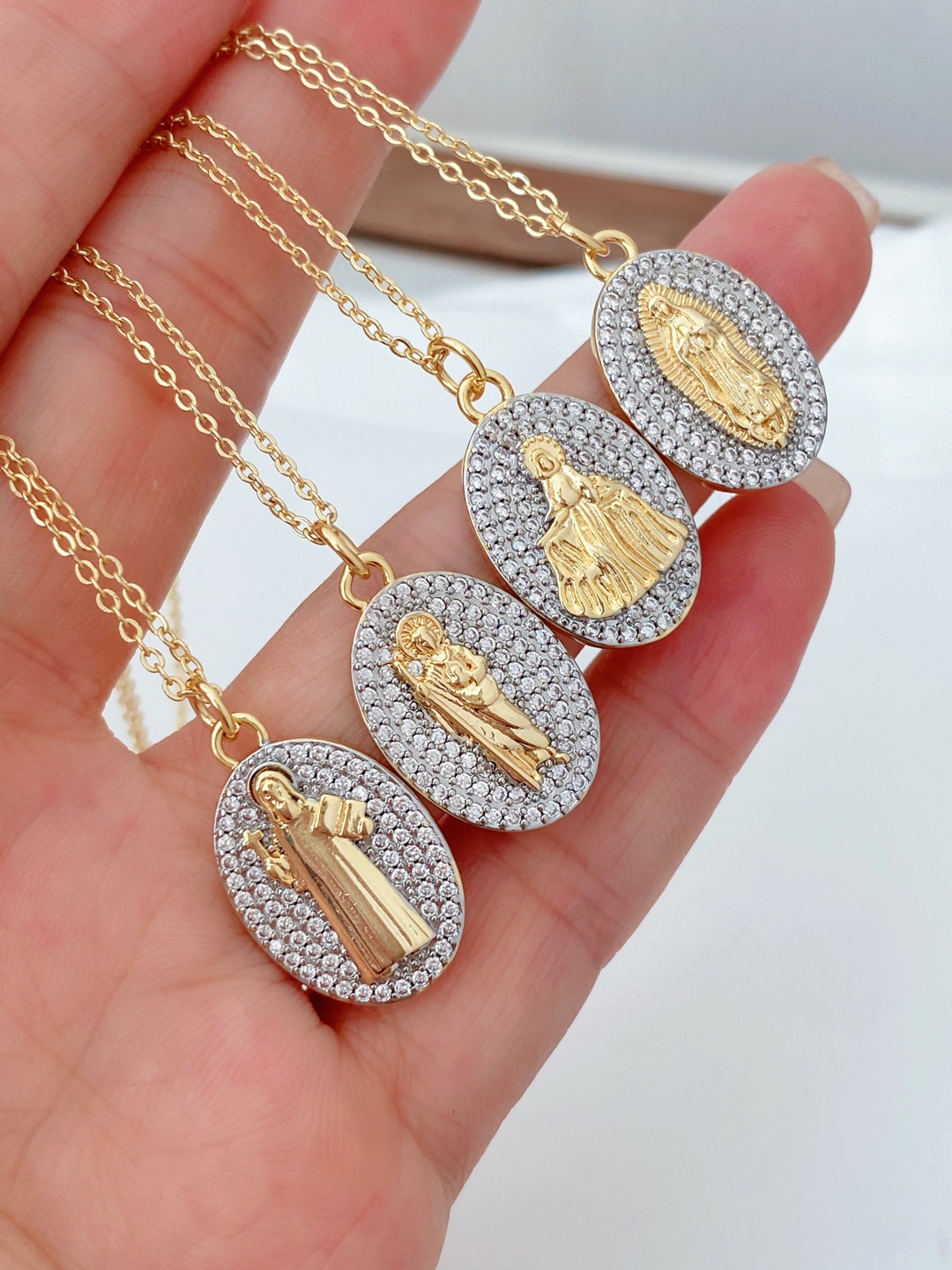 6g Weight Pendant, Chain Jewelry Making Type 1 Piece 13.9*22.2mm Copper Zircon 18K Gold Plated Oval Our Lady Of Guadalupe Pendant Chain