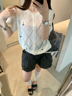 ���˓Q����r�а�ɫ�A�I���w�h���̽�ᘿ���Ů�ļ���������@���U