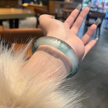 冰种飘花玉手镯翡翠色玉石高冰晴水飘绿花石英岩玉冰飘花玉镯子