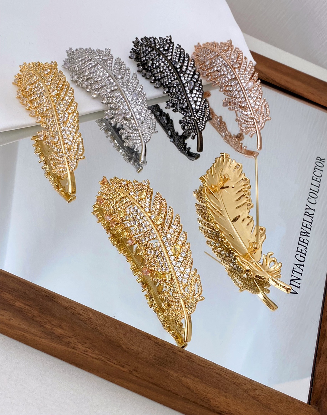 Elegant Pin Feather Copper Plating Inlay Zircon Women's Brooches display picture 4