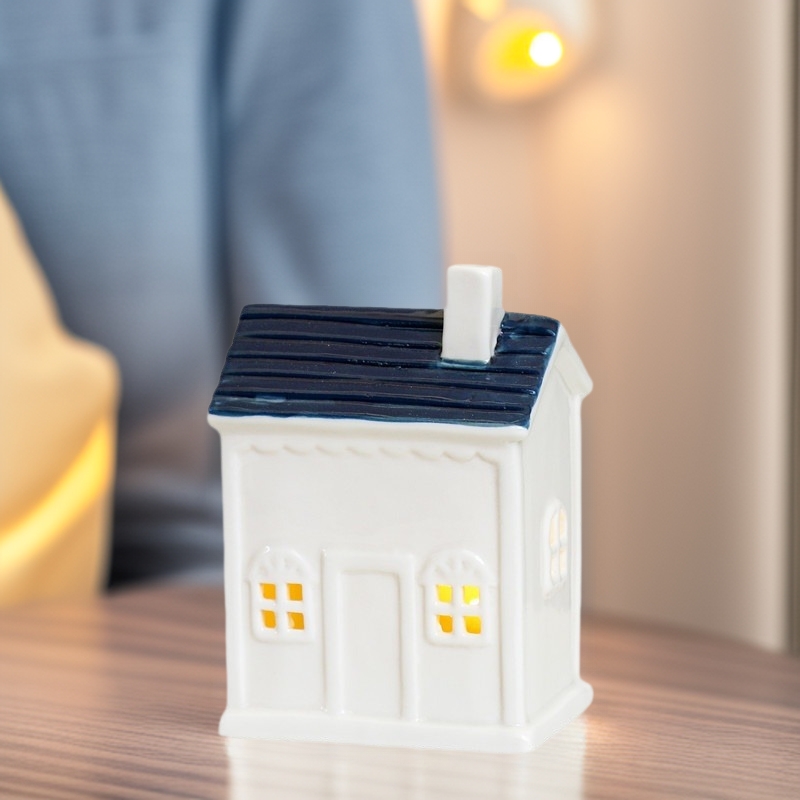 Casa de cerámica nórdica LED noche luz decoración del hogar creativo blanco porcelana faro transfronterizo exportación al por mayor