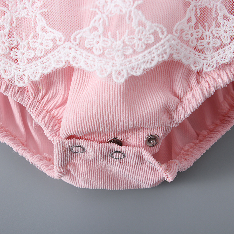 Mielas kūdikių mergaičių romperiukas su nėrinių sijonu_voghion.com