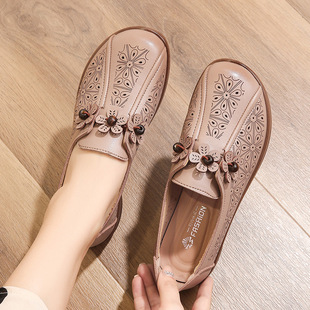 Summer New Genuine Leather Mom Shoes Sandals Genuine Leather Handmade Soft Sole Middle-Aged and Elderly Leather Shoes Flat Comfortable Clogs