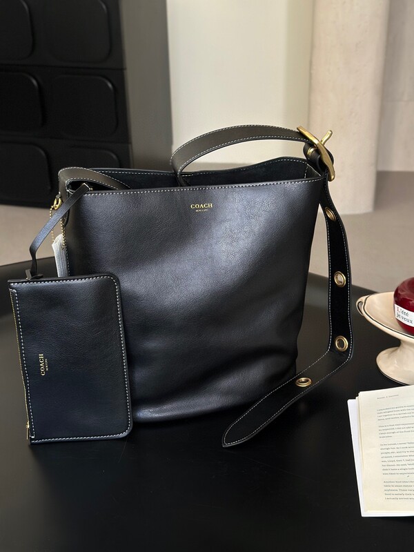 Koujia high-end bleecher bucket bag for women, 25 new autumn and winter trendy shoulder and crossbody bag, vintage fashion