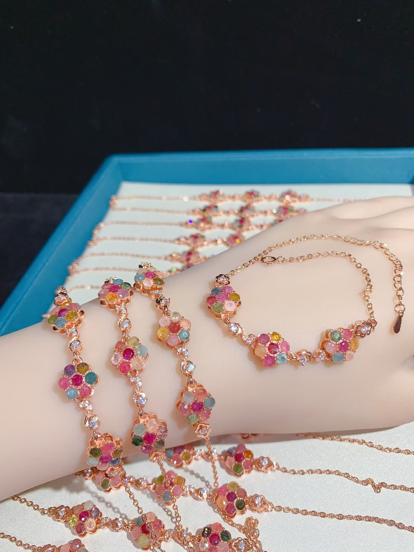 Natural Rainbow Tourmaline Bracelet with Lucky Four-Leaf Clover: Luxurious, Elegant, Simple, and High-End Autumn/Winter Jewelry